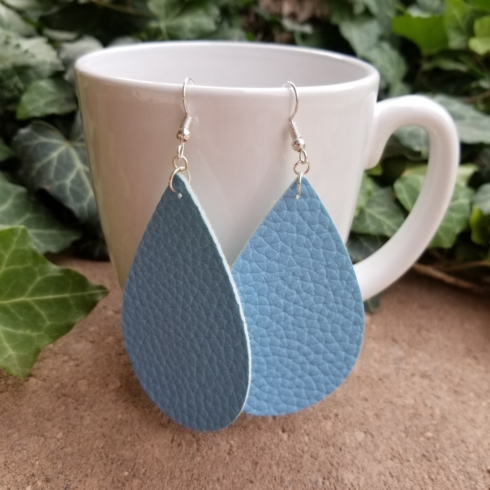 Teardrop faux leather earrings